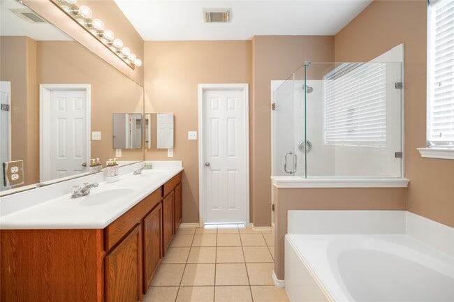 Building Photo - 9223 Carlin Bend Ln