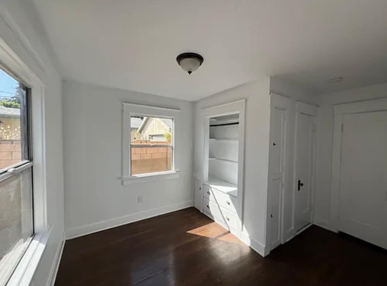 Building Photo - 1620 N Ave 45