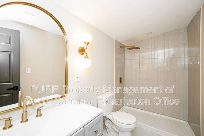 Building Photo - 2679 Oregon Ave