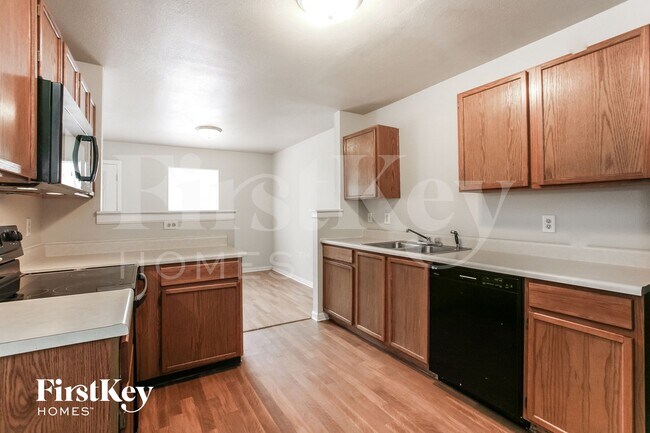Building Photo - 16773 Lowell Dr