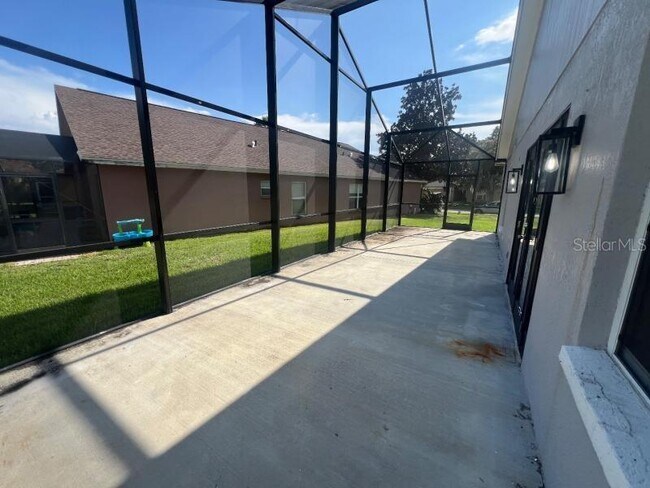 Building Photo - 30936 Burleigh Dr
