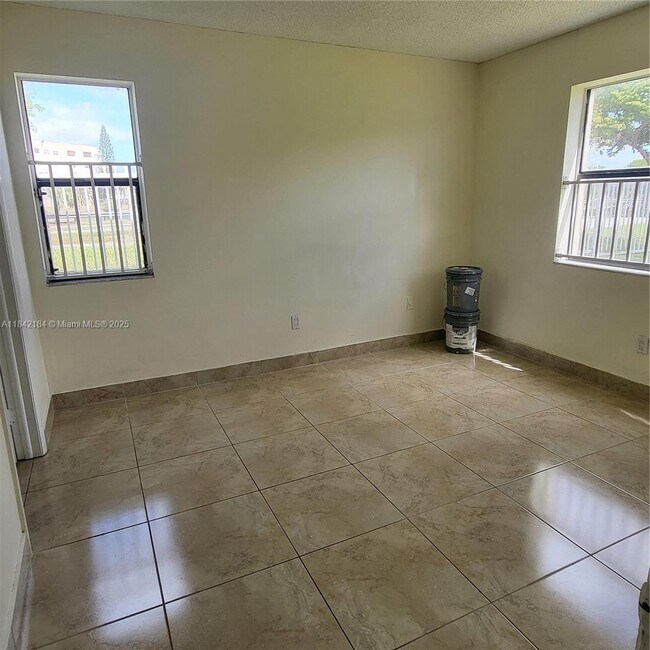 Building Photo - 7670 SW 152nd Ave