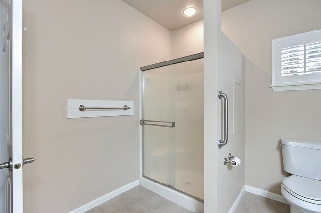 Building Photo - 1451 Thompson Cir
