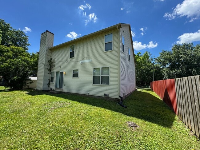 Building Photo - Eagle Creek 3 Bed 2.5 Bath
