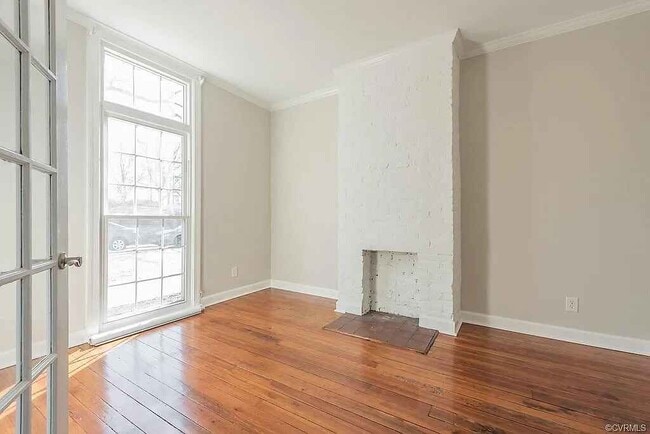 Building Photo - 2 N Plum St