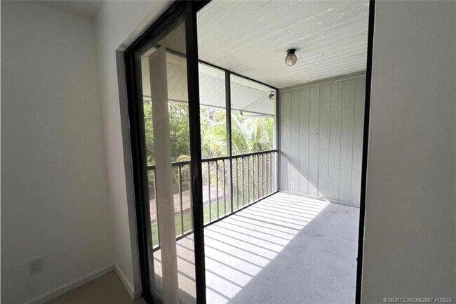 Building Photo - 6543 SE Federal Hwy