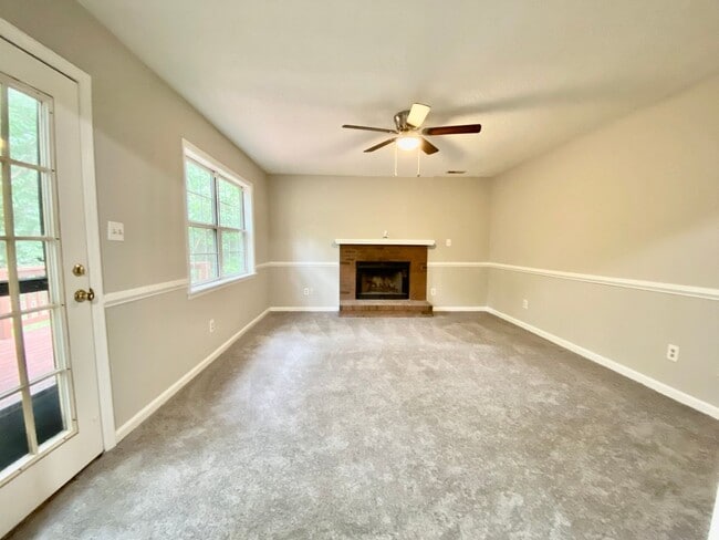 Building Photo - 4 Bedroom Home for Rent