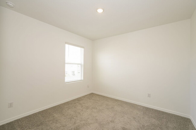 Building Photo - 10583 Gentle Rain Dr