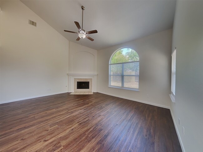 Building Photo - 32403 Angler Park