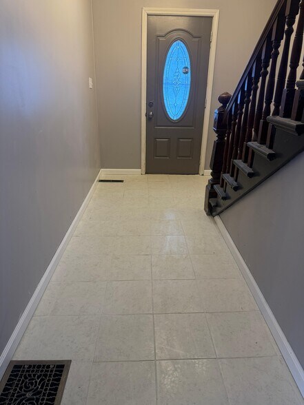 Building Photo - 909 West Ave