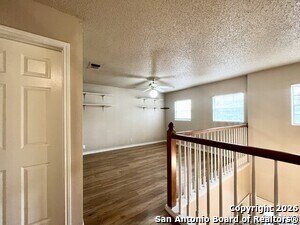 Building Photo - 906 Cap Stone