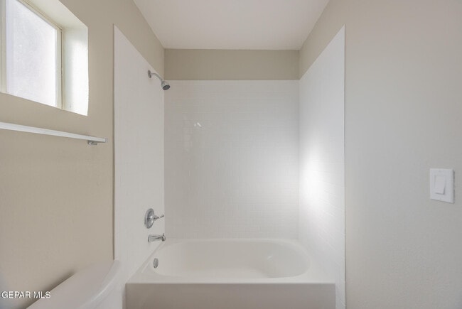 Building Photo - 11031 Oasis Dr