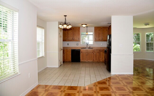 Building Photo - 311 Parkwood Pl