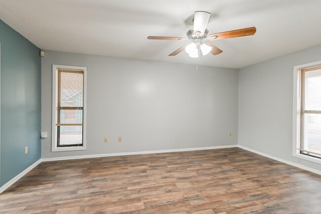 Building Photo - 4332 Thistleway Dr