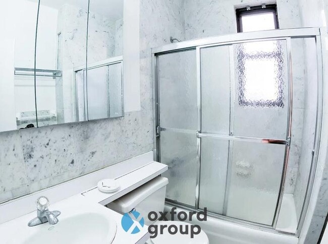 Building Photo - 3 bedroom in New York NY 10065