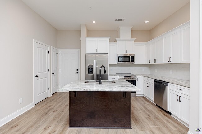 Building Photo - 1013 Northside Dr