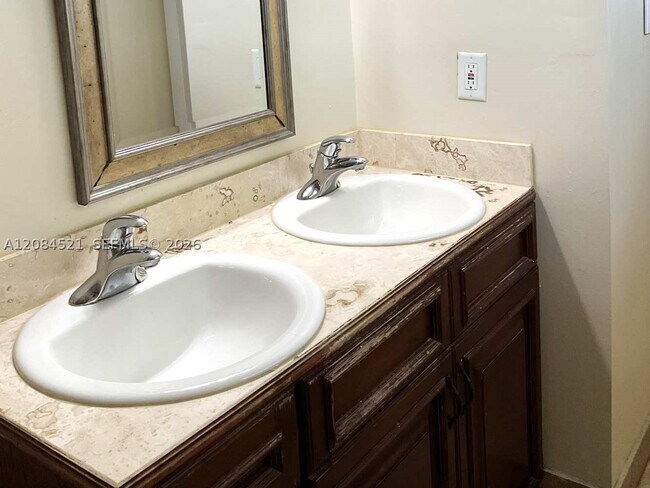 Building Photo - 11674 Oleander Dr