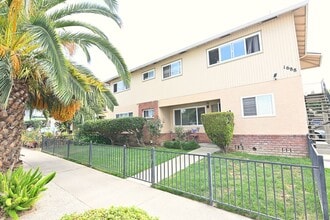 Building Photo - 1688 De Rose Way