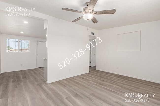 Building Photo - 262 N Melwood Ave