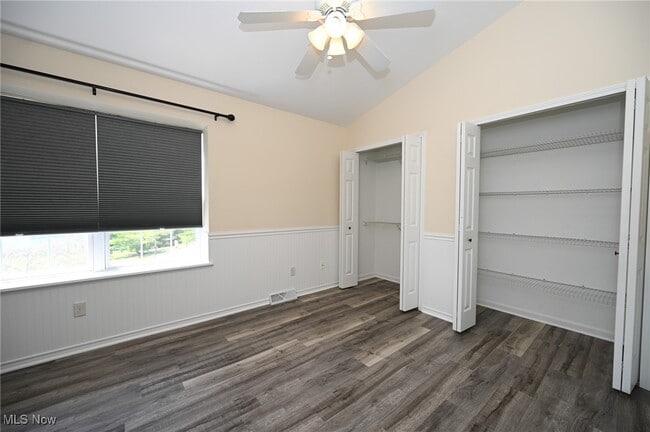 Building Photo - 655 Almas Ct
