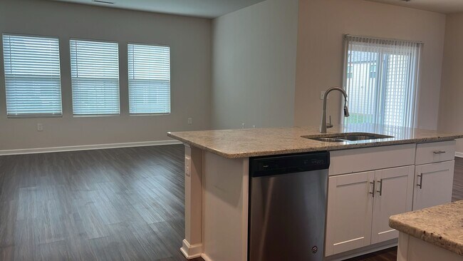 Building Photo - 128 Boone Lake Way