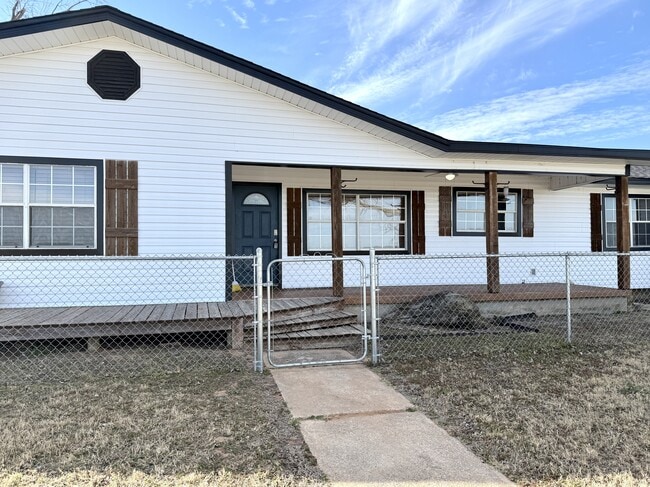 Building Photo - 1654 Ponderosa Rd