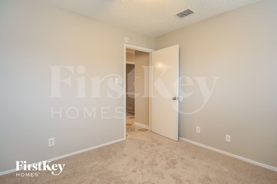 Building Photo - 5614 Rivergate Dr