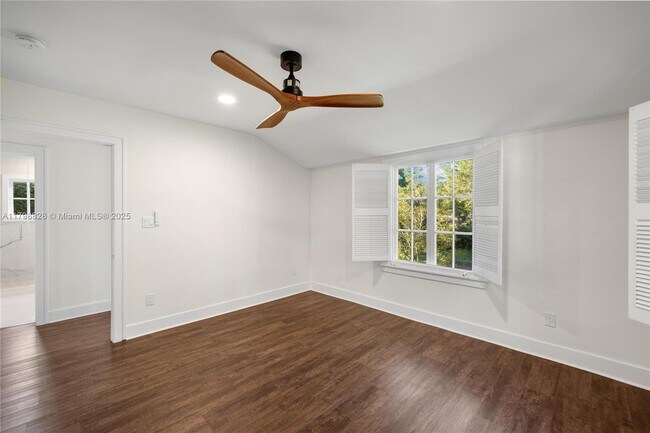 Building Photo - 936 Sorolla Ave