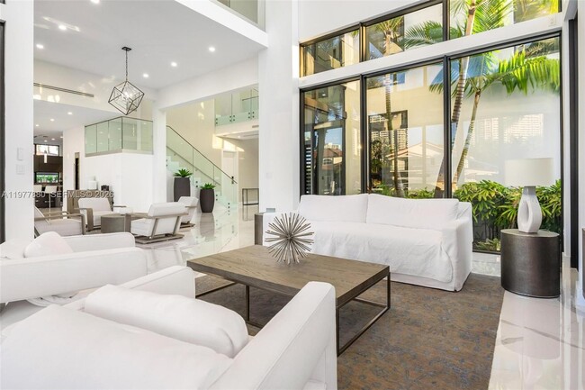 Building Photo - 3367 NE 168th St