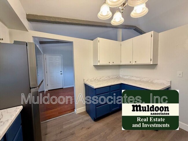 Building Photo - 2930 Cortina Dr