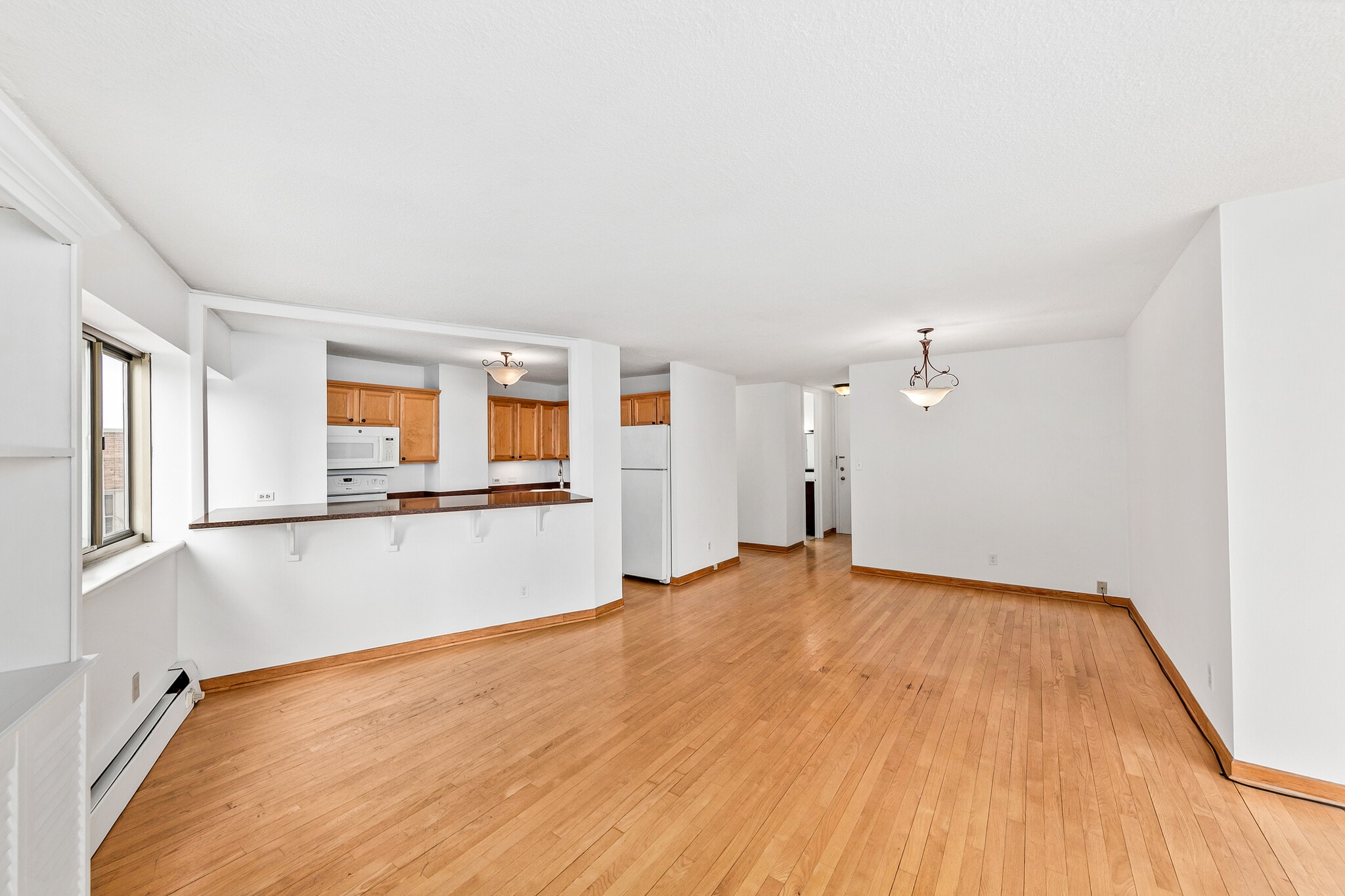 Building Photo - 1919 N Summit Ave