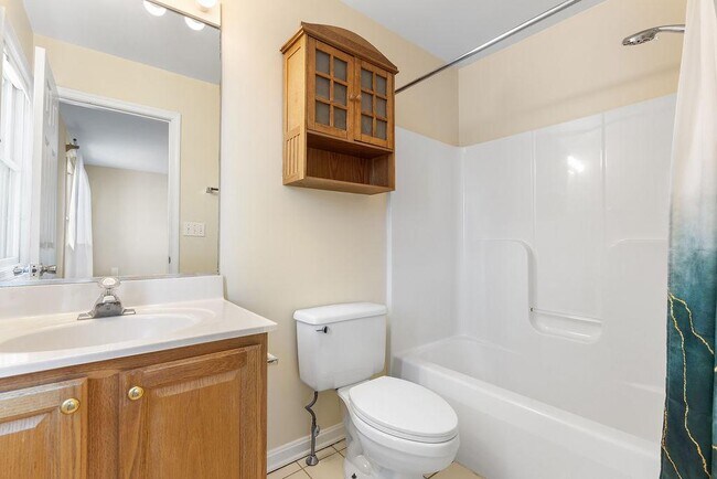 Building Photo - 400 Schooner Way