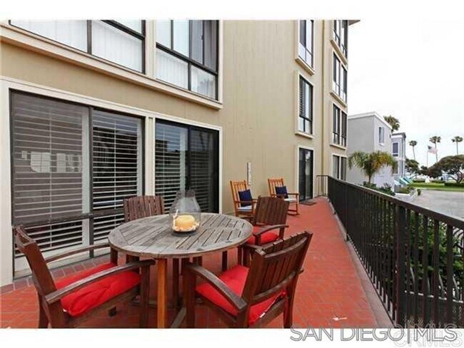 Building Photo - FULLY FURNISHED 2 BED/2 BATH CONDO IN LA JOLLA