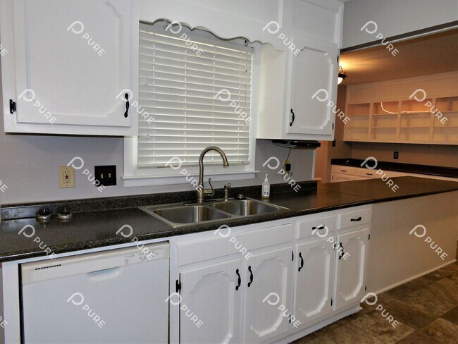 Building Photo - 1717 Haynes Ave NE