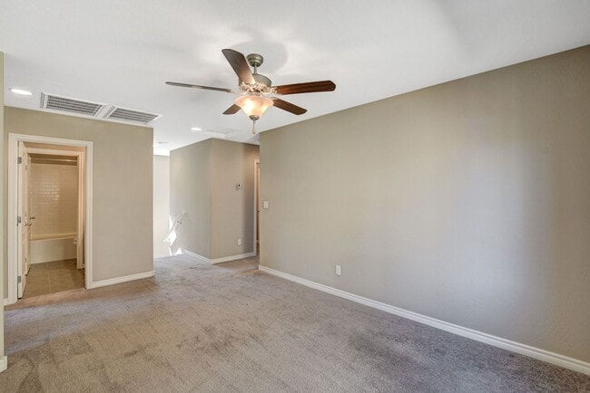 Building Photo - Beautiful Two-Story Home in Gated Cortona – Southern Highlands!