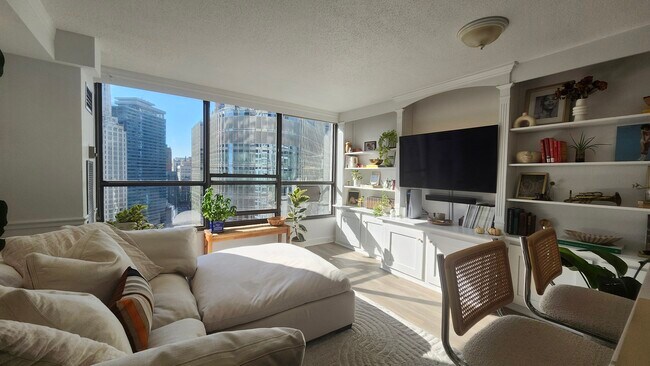 Building Photo - 405 N Wabash Ave