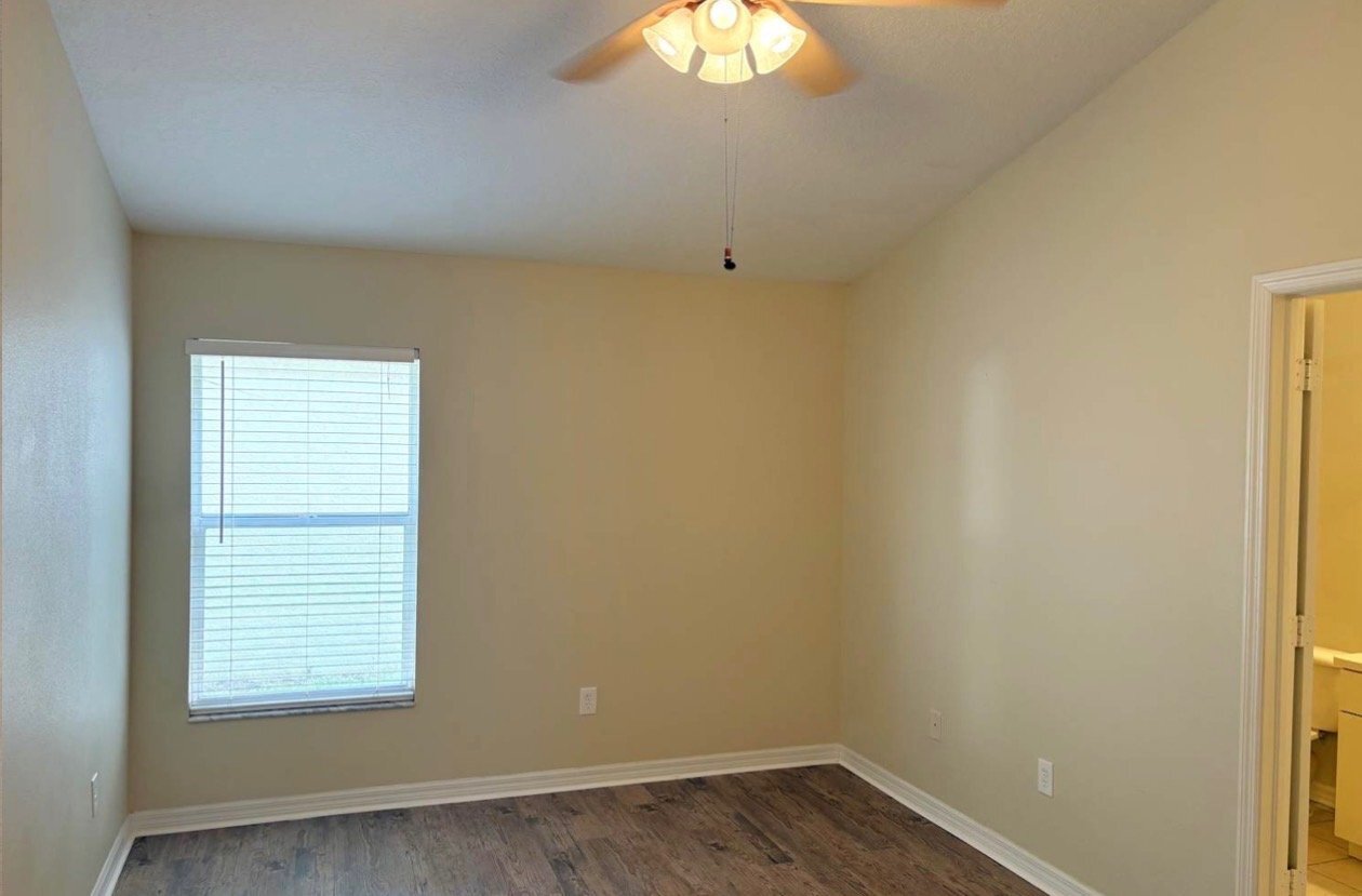 Building Photo - 545 Penns Neck Dr