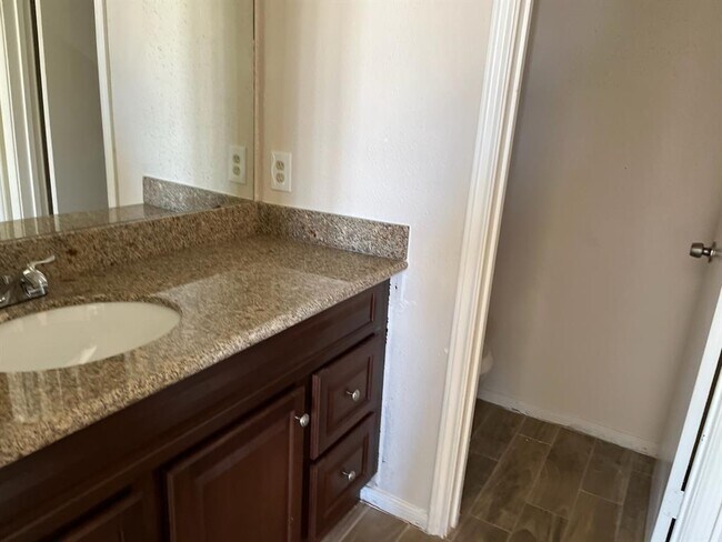 Building Photo - 8415 Bayou Pine Ct