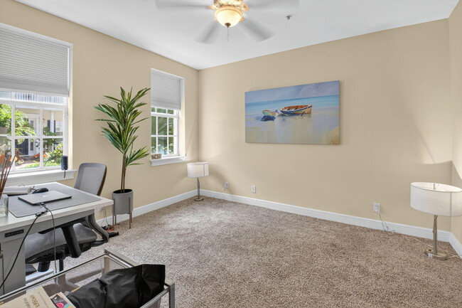 Building Photo - 1054 E Heritage Club Cir