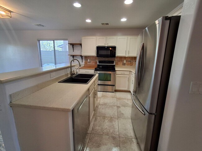 Building Photo - 29109 N Yellow Bee Dr