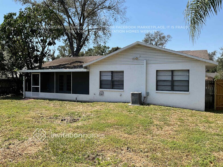 Building Photo - 715 Foxglove Pl