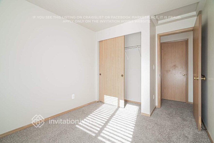 Building Photo - 19318 Valley View Dr