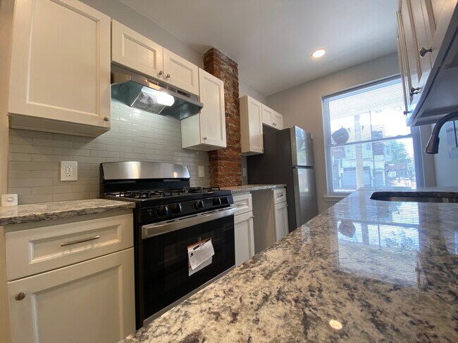Building Photo - 6211 Elmwood Ave