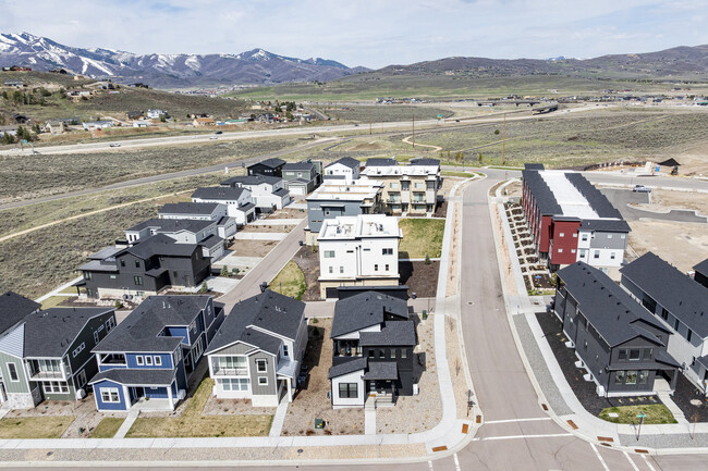 Building Photo - 6607 Purple Poppy Ln