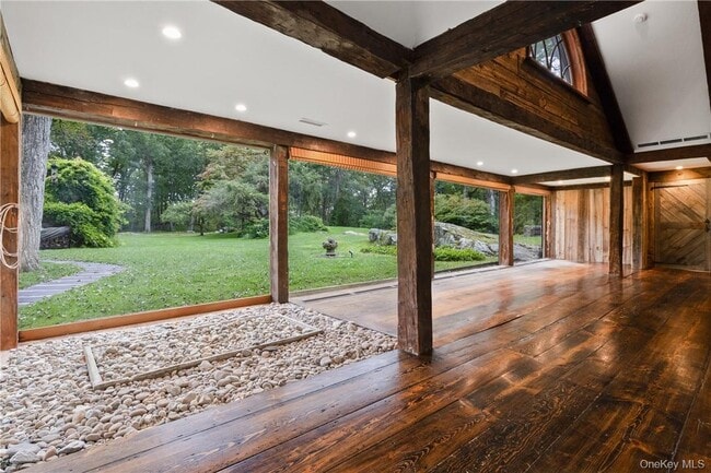 Building Photo - 176 Honey Hollow Rd