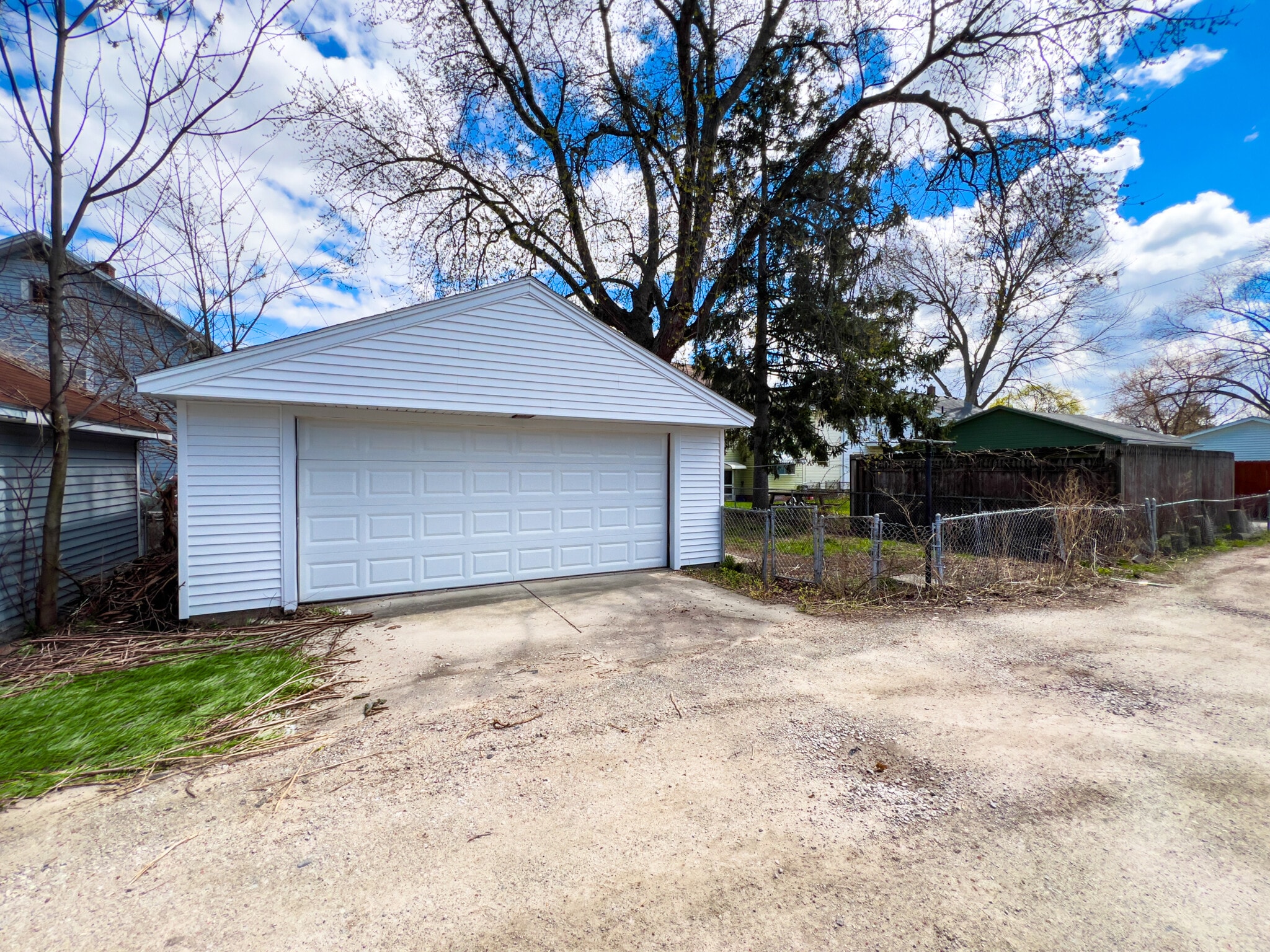 Building Photo - 464 Shasta Dr