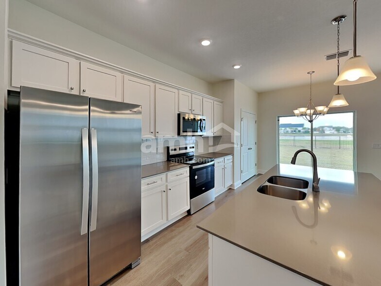 Building Photo - 1195 Heavenly Dr