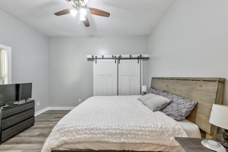 Primary Photo - 614 Larchmont Dr NW