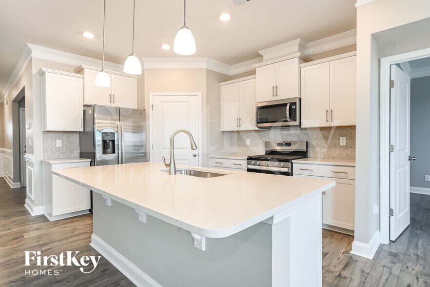 Building Photo - 126 Ari Ave