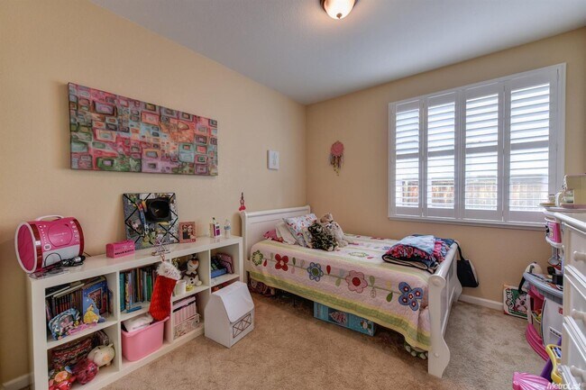 Building Photo - Immaculate Single-Story Home- in Roseville...